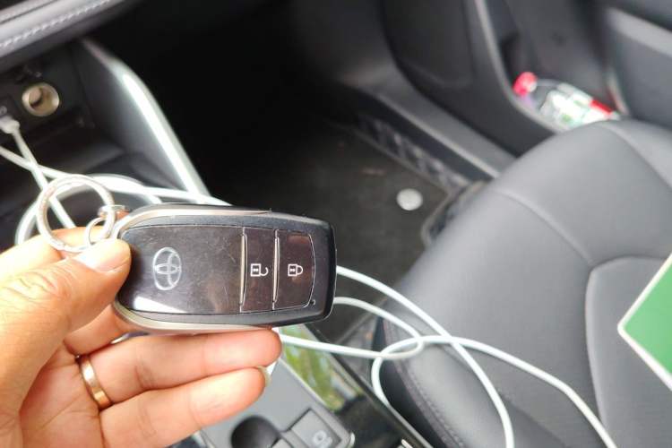 Used Toyota Highlander 2024 2.5L Smart e-Power Dual-Motor All-Wheel-Drive Elite Version – 7 Seats Vehicle Key