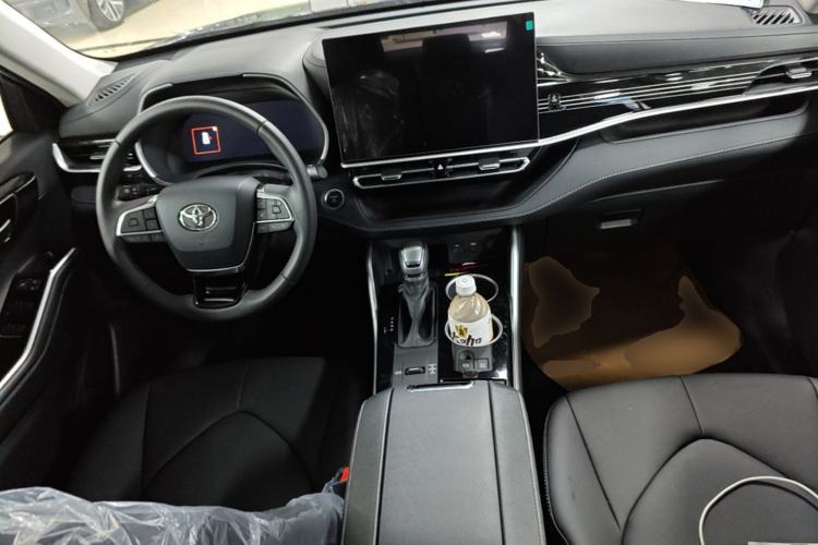 Used Toyota Highlander 2026 Model 2.5L Intelligent Electric Hybrid Dual-Engine Two-Wheel-Drive Elite Edition 5-seater Center Console