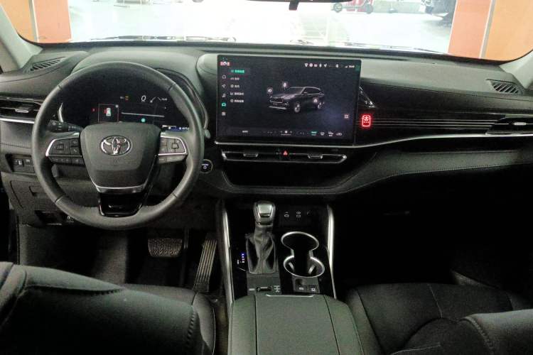 Used Toyota Highlander 2026 Model 2.5L Intelligent Electric Hybrid Dual-Engine Two-Wheel-Drive Elite Edition 5-seater Center Console