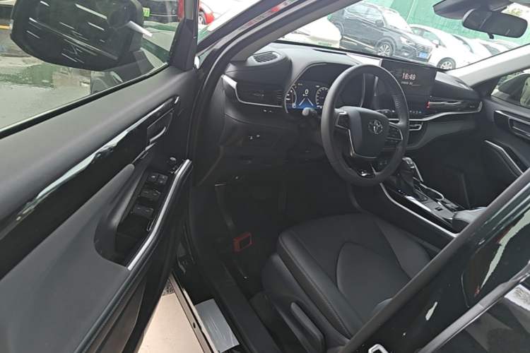 Used Toyota Highlander 2026 Model 2.5L Intelligent Electric Hybrid Dual-Engine Two-Wheel-Drive Elite Edition 7-seater Driver Seat