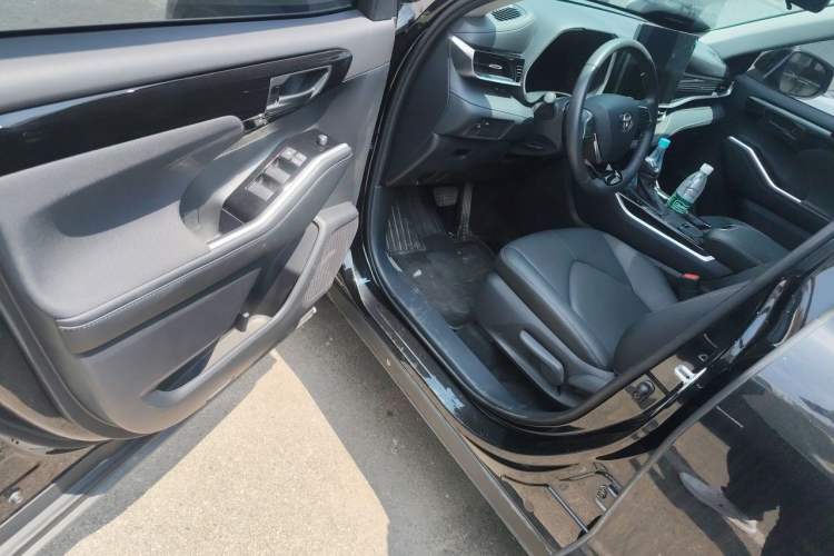 Used Toyota Highlander 2026 Model 2.5L Intelligent Electric Hybrid Dual-Engine Two-Wheel-Drive Elite Edition 5-seater Driver Seat