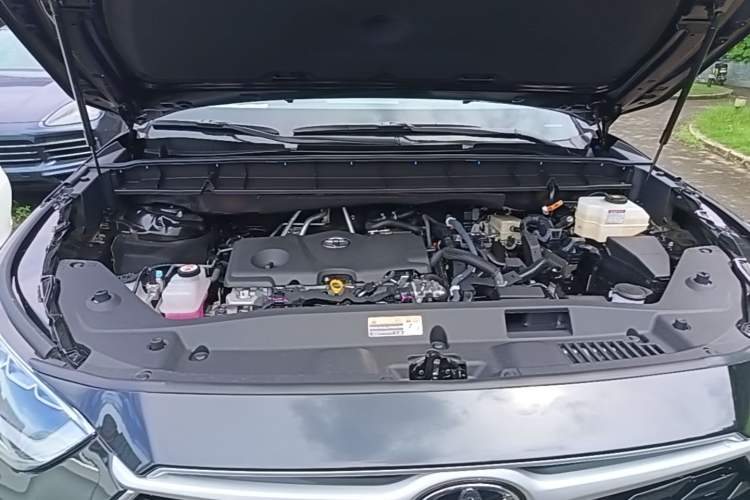 Used Toyota Highlander 2026 Model 2.5L Intelligent Electric Hybrid Dual-Engine Two-Wheel-Drive Elite Edition 5-seater Engine Bay