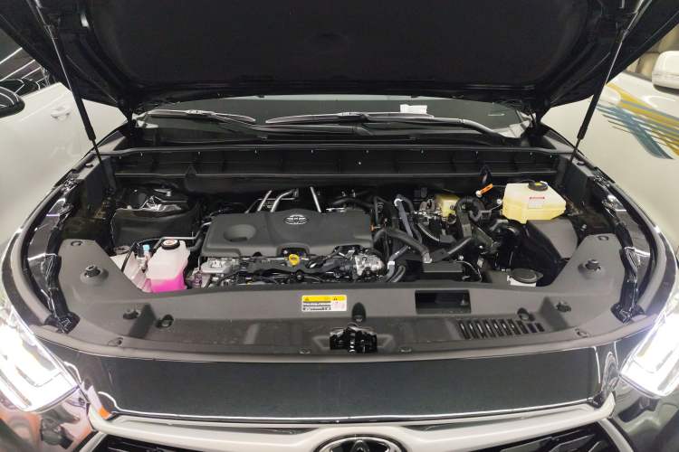 Used Toyota Highlander 2026 Model 2.5L Intelligent Electric Hybrid Dual-Engine Two-Wheel-Drive Elite Edition 7-seater Engine Bay