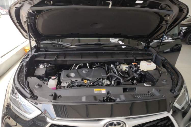 Used Toyota Highlander 2026 Model 2.5L Intelligent Electric Hybrid Dual-Engine Two-Wheel-Drive Luxury Edition 7-seater Engine Bay