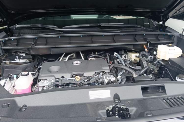 Used Toyota Highlander 2026 Model 2.5L Intelligent Electric Hybrid Dual-Engine Two-Wheel-Drive Elite Edition 7-seater Engine Bay