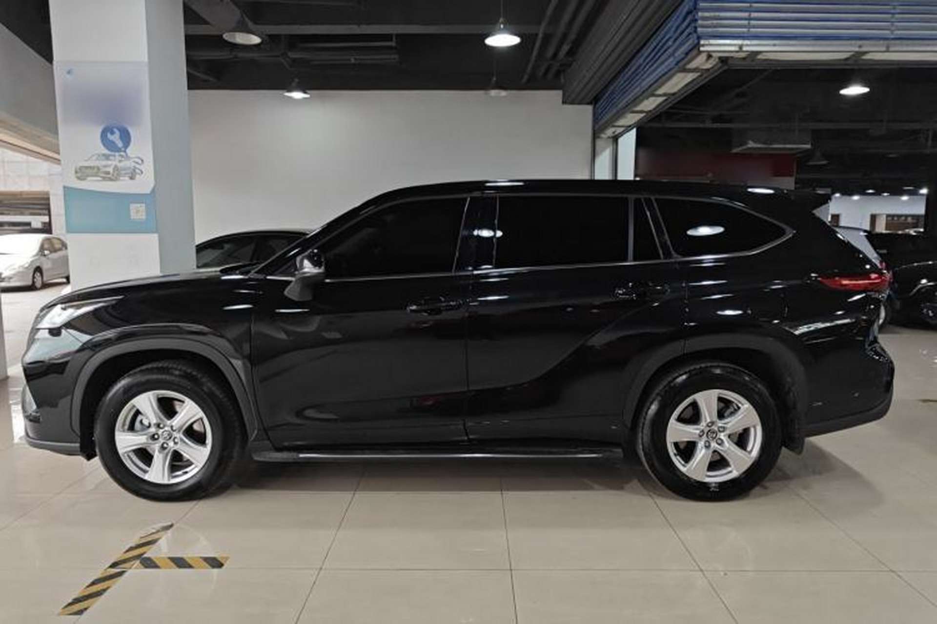 Used Toyota Highlander 2026 Model 2.5L Intelligent Electric Hybrid Dual-Engine Two-Wheel-Drive Elite Edition 5-seater Exterior 3