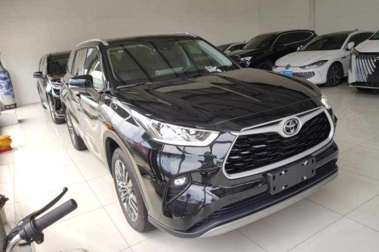 Used Toyota Highlander 2026 Model 2.5L Intelligent Electric Hybrid Dual-Engine Two-Wheel-Drive Luxury Edition 7-seater Front Right 45 Deg