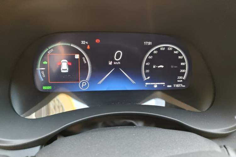 Used Toyota Highlander 2026 Model 2.5L Intelligent Electric Hybrid Dual-Engine Two-Wheel-Drive Luxury Edition 7-seater Instrument Cluster