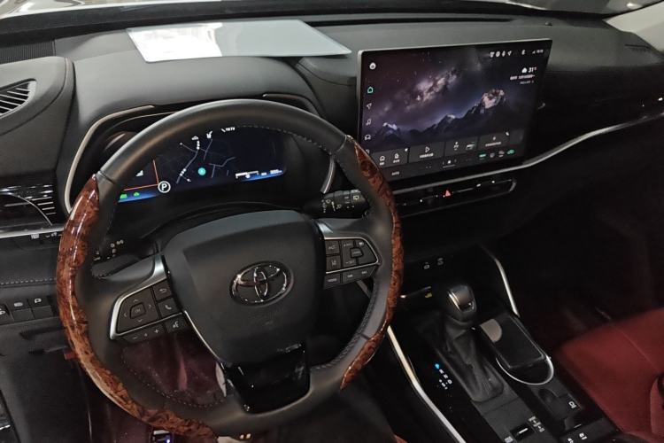 Used Toyota Highlander 2026 Model 2.5L Intelligent Electric Hybrid Dual-Engine Two-Wheel-Drive Elite Edition 5-seater Interior 2
