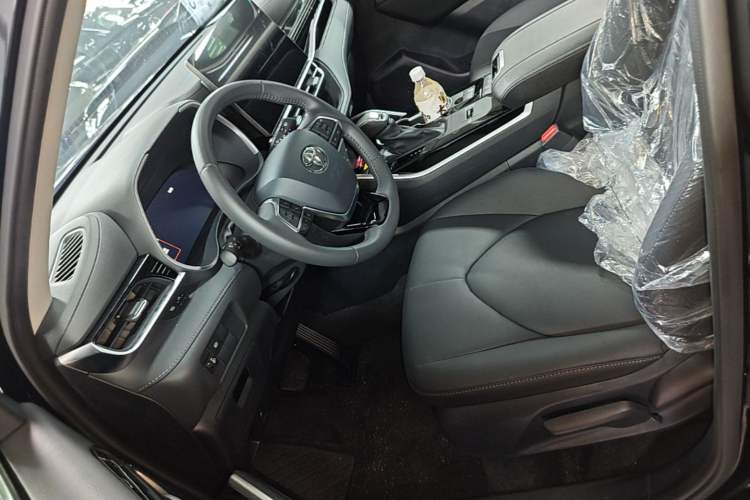 Used Toyota Highlander 2026 Model 2.5L Intelligent Electric Hybrid Dual-Engine Two-Wheel-Drive Elite Edition 5-seater Left Front Seat