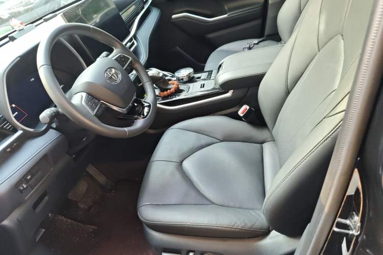 Used Toyota Highlander 2026 Model 2.5L Intelligent Electric Hybrid Dual-Engine Two-Wheel-Drive Luxury Edition 7-seater Left Front Seat