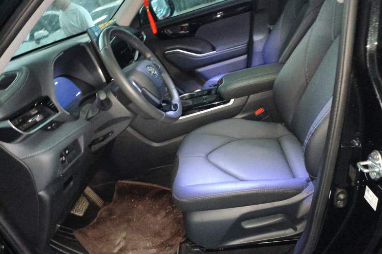 Used Toyota Highlander 2026 Model 2.5L Intelligent Electric Hybrid Dual-Engine Two-Wheel-Drive Elite Edition 5-seater Left Front Seat
