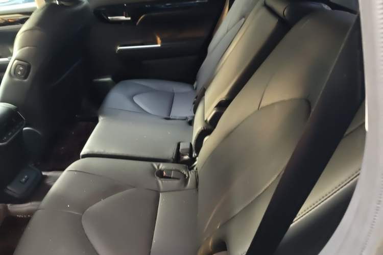 Used Toyota Highlander 2026 Model 2.5L Intelligent Electric Hybrid Dual-Engine Two-Wheel-Drive Luxury Edition 7-seater Left Rear Seat