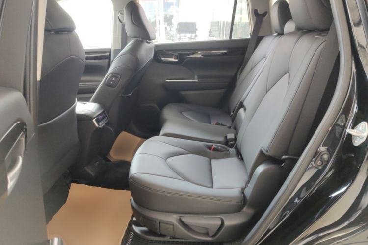 Used Toyota Highlander 2026 Model 2.5L Intelligent Electric Hybrid Dual-Engine Two-Wheel-Drive Luxury Edition 7-seater Left Rear Seat