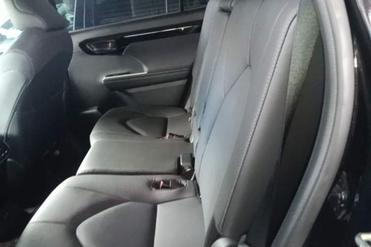 Used Toyota Highlander 2026 Model 2.5L Intelligent Electric Hybrid Dual-Engine Two-Wheel-Drive Elite Edition 7-seater Left Rear Seat