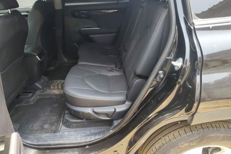 Used Toyota Highlander 2026 Model 2.5L Intelligent Electric Hybrid Dual-Engine Two-Wheel-Drive Elite Edition 5-seater Left Rear Seat