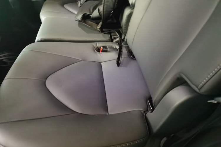 Used Toyota Highlander 2026 Model 2.5L Intelligent Electric Hybrid Dual-Engine All-Wheel-Drive Elite Edition 7-seater Left Rear Seat