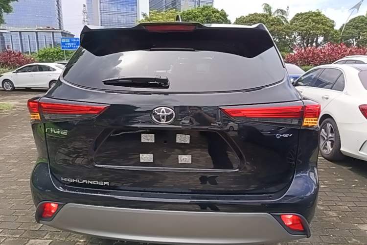 Used Toyota Highlander 2026 Model 2.5L Intelligent Electric Hybrid Dual-Engine Two-Wheel-Drive Elite Edition 5-seater Rear