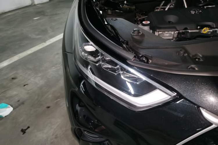 Used Toyota Highlander 2026 Model 2.5L Intelligent Electric Hybrid Dual-Engine Two-Wheel-Drive Elite Edition 5-seater Right Front Headlight
