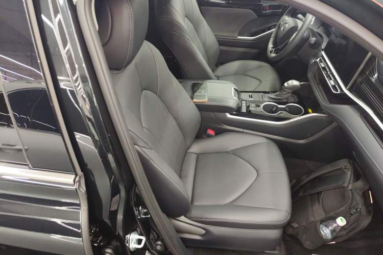 Used Toyota Highlander 2026 Model 2.5L Intelligent Electric Hybrid Dual-Engine Two-Wheel-Drive Elite Edition 7-seater Right Front Seat