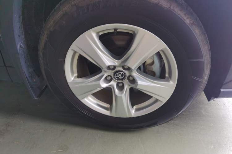 Used Toyota Highlander 2026 Model 2.5L Intelligent Electric Hybrid Dual-Engine All-Wheel-Drive Elite Edition 7-seater Right Front Wheel Hub