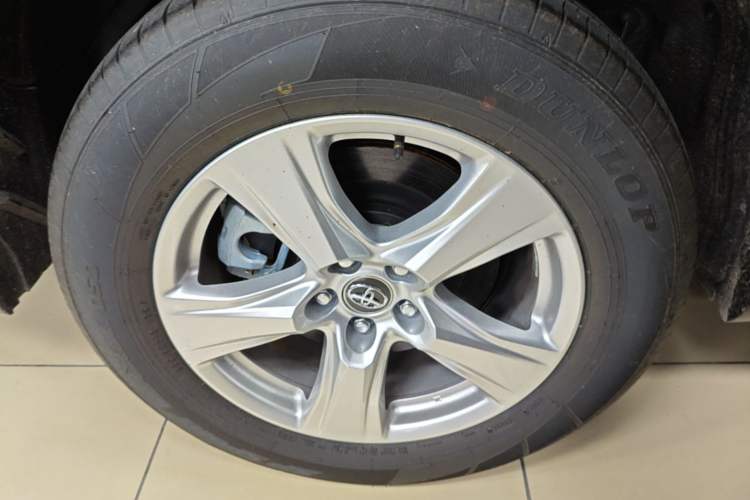 Used Toyota Highlander 2026 Model 2.5L Intelligent Electric Hybrid Dual-Engine Two-Wheel-Drive Elite Edition 5-seater Right Rear Wheel Hub