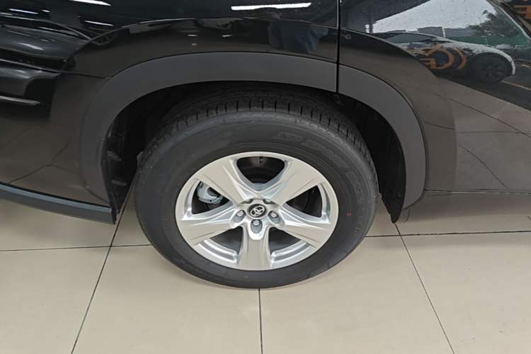 Used Toyota Highlander 2026 Model 2.5L Intelligent Electric Hybrid Dual-Engine Two-Wheel-Drive Elite Edition 7-seater Right Rear Wheel Hub
