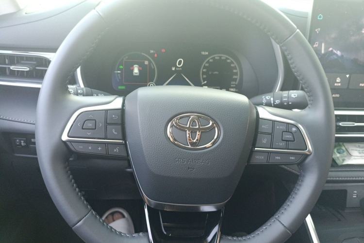 Used Toyota Highlander 2026 Model 2.5L Intelligent Electric Hybrid Dual-Engine Two-Wheel-Drive Elite Edition 5-seater Steering Wheel