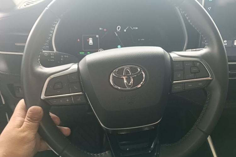 Used Toyota Highlander 2026 Model 2.5L Intelligent Electric Hybrid Dual-Engine Two-Wheel-Drive Elite Edition 7-seater Steering Wheel
