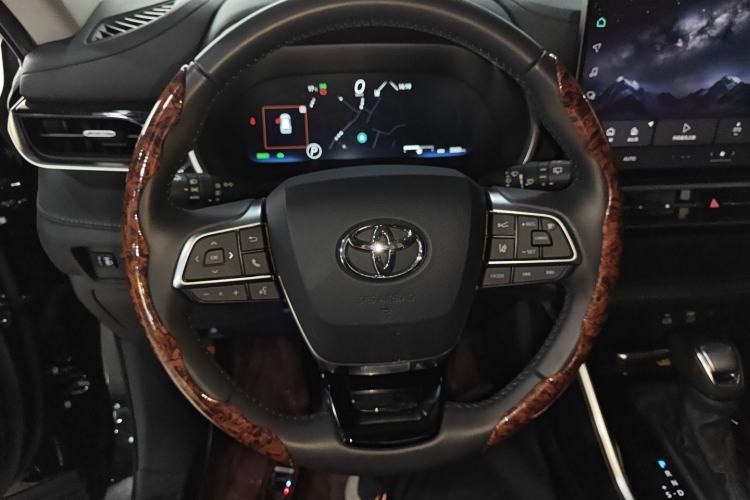 Used Toyota Highlander 2026 Model 2.5L Intelligent Electric Hybrid Dual-Engine Two-Wheel-Drive Elite Edition 5-seater Steering Wheel