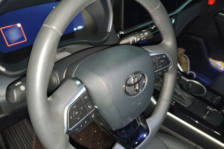 Used Toyota Highlander 2026 Model 2.5L Intelligent Electric Hybrid Dual-Engine Two-Wheel-Drive Elite Edition 5-seater Steering Wheel