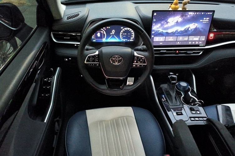 Used Toyota Highlander 2026 Model 2.5L Intelligent Electric Hybrid Dual-Engine Two-Wheel-Drive Elite Edition 5-seater Steering Wheel