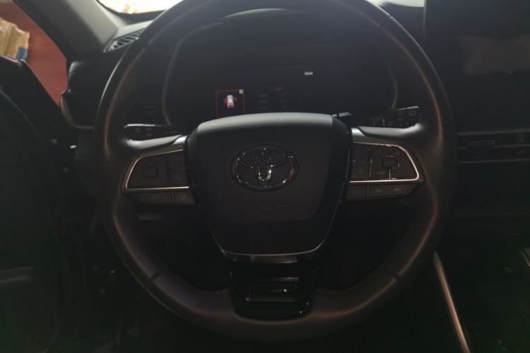 Used Toyota Highlander 2026 Model 2.5L Intelligent Electric Hybrid Dual-Engine All-Wheel-Drive Elite Edition 7-seater Steering Wheel