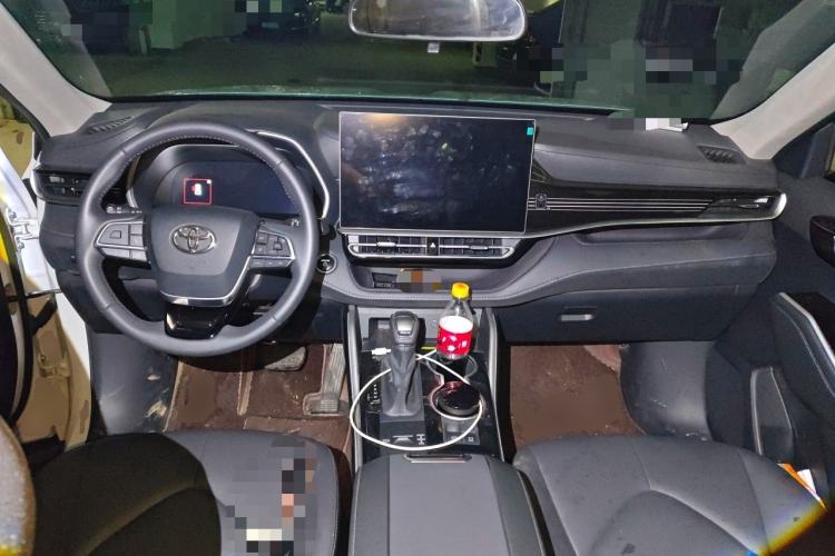 Used Toyota Highlander 2026 Model 2.5L Intelligent Electric Hybrid Dual-Engine All-Wheel-Drive Elite Edition 7-seater Center Console