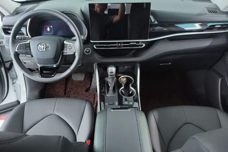 Used Toyota Highlander 2026 Model 2.5L Intelligent Electric Hybrid Dual-Engine Two-Wheel-Drive Elite Edition 5-seater Center Console