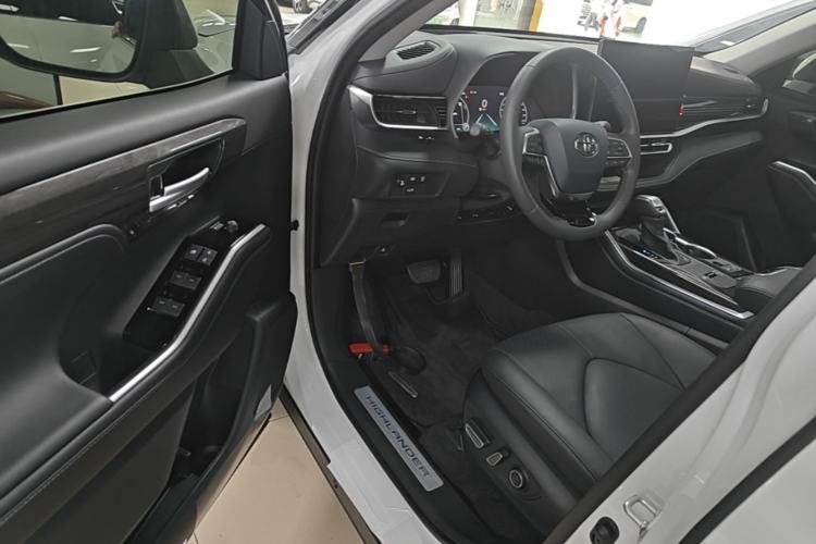 Used Toyota Highlander 2026 Model 2.5L Intelligent Electric Hybrid Dual-Engine All-Wheel-Drive Prestige Edition 7-seater Driver Seat