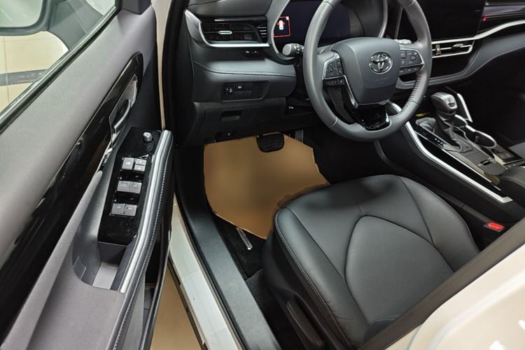 Used Toyota Highlander 2026 Model 2.5L Intelligent Electric Hybrid Dual-Engine All-Wheel-Drive Elite Edition 7-seater Driver Seat