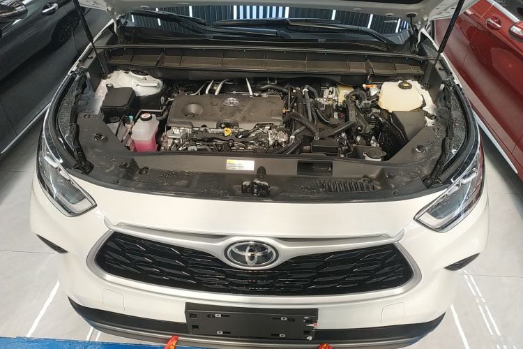 Used Toyota Highlander 2026 Model 2.5L Intelligent Electric Hybrid Dual-Engine Two-Wheel-Drive Luxury Edition 7-seater Engine Bay