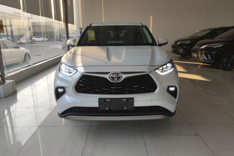 Used Toyota Highlander 2026 Model 2.5L Intelligent Electric Hybrid Dual-Engine All-Wheel-Drive Elite Edition 7-seater Front