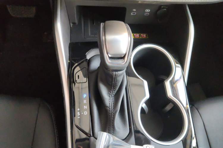 Used Toyota Highlander 2026 Model 2.5L Intelligent Electric Hybrid Dual-Engine All-Wheel-Drive Elite Edition 7-seater Gear Lever