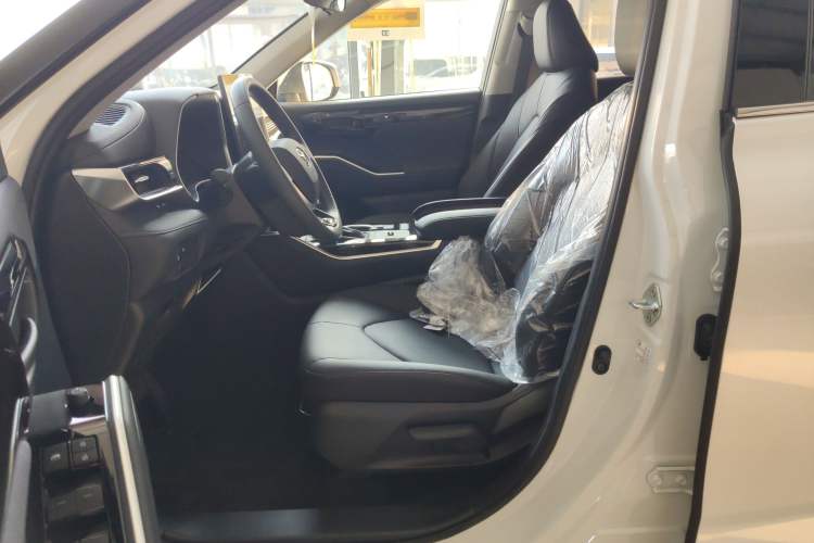 Used Toyota Highlander 2026 Model 2.5L Intelligent Electric Hybrid Dual-Engine All-Wheel-Drive Elite Edition 7-seater Left Front Seat