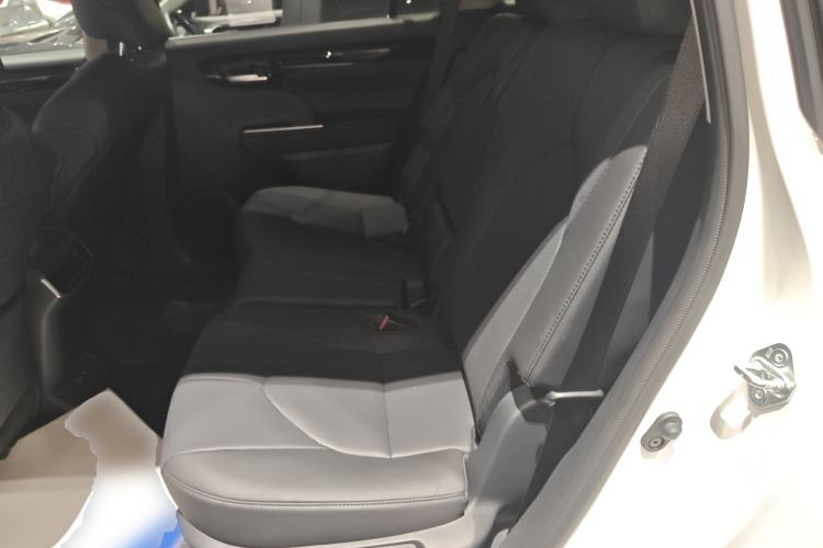 Used Toyota Highlander 2026 Model 2.5L Intelligent Electric Hybrid Dual-Engine All-Wheel-Drive Luxury Edition 7-seater Left Rear Seat