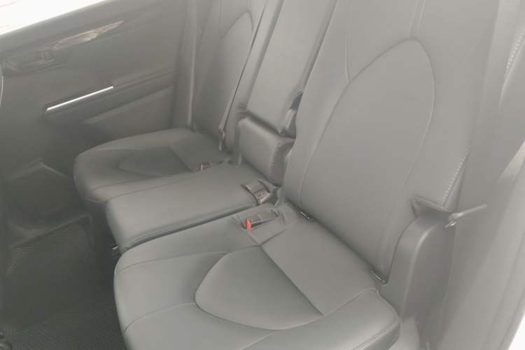 Used Toyota Highlander 2026 Model 2.5L Intelligent Electric Hybrid Dual-Engine Two-Wheel-Drive Elite Edition 5-seater Left Rear Seat