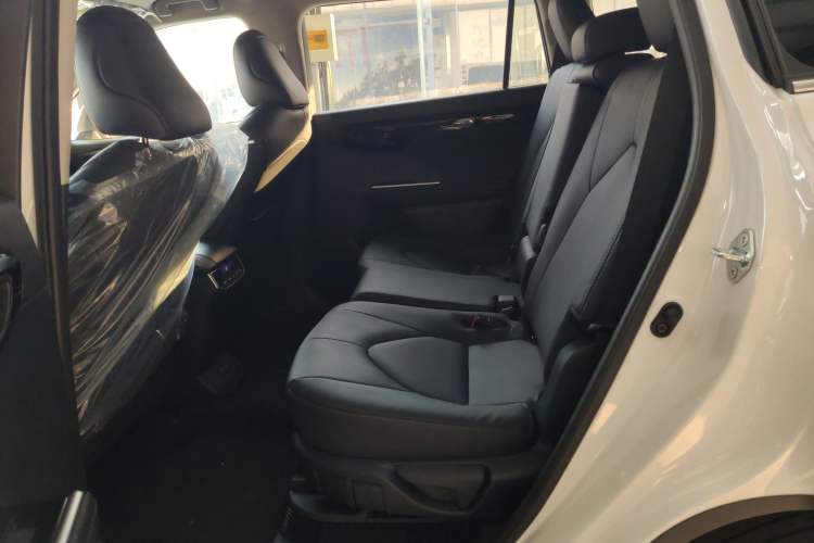 Used Toyota Highlander 2026 Model 2.5L Intelligent Electric Hybrid Dual-Engine All-Wheel-Drive Elite Edition 7-seater Left Rear Seat