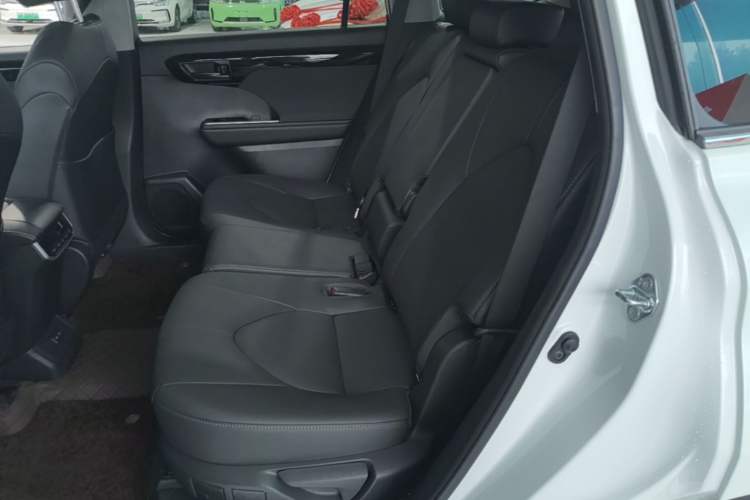 Used Toyota Highlander 2026 Model 2.5L Intelligent Electric Hybrid Dual-Engine Two-Wheel-Drive Elite Edition 5-seater Left Rear Seat