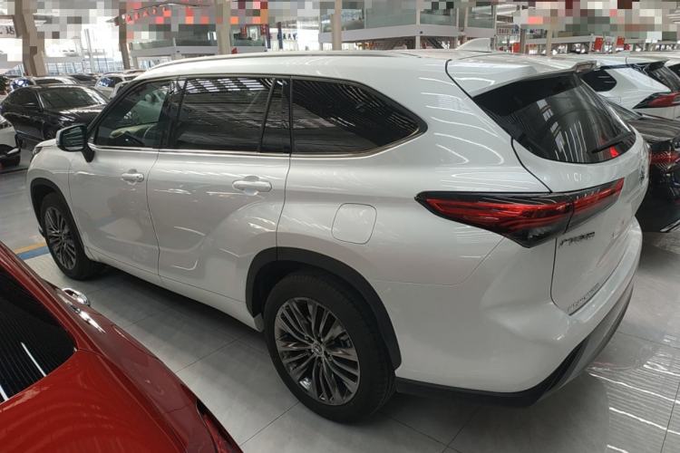 Used Toyota Highlander 2026 Model 2.5L Intelligent Electric Hybrid Dual-Engine Two-Wheel-Drive Luxury Edition 7-seater Left Side