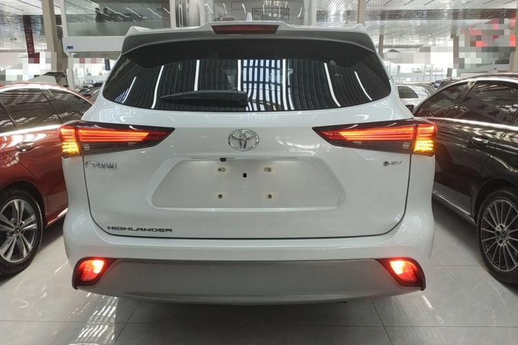 Used Toyota Highlander 2026 Model 2.5L Intelligent Electric Hybrid Dual-Engine Two-Wheel-Drive Luxury Edition 7-seater Rear