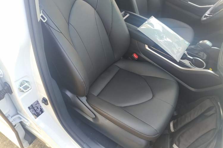 Used Toyota Highlander 2026 Model 2.5L Intelligent Electric Hybrid Dual-Engine Two-Wheel-Drive Elite Edition 7-seater Right Front Seat