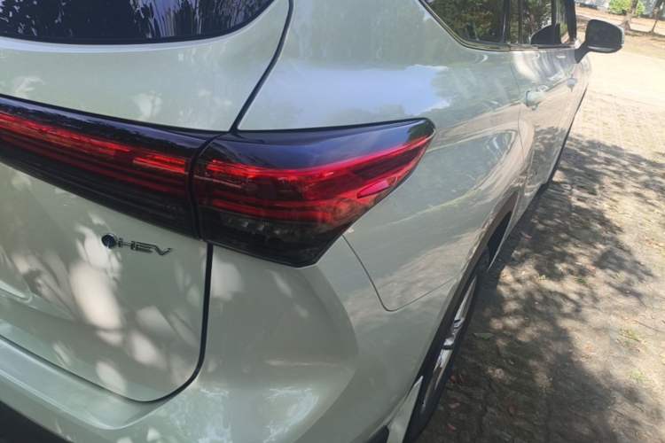 Used Toyota Highlander 2026 Model 2.5L Intelligent Electric Hybrid Dual-Engine Two-Wheel-Drive Elite Edition 7-seater Right Rear Taillight