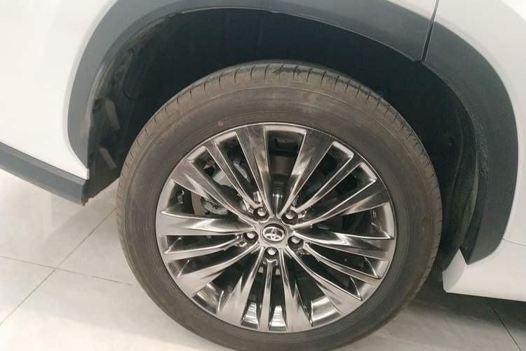 Used Toyota Highlander 2026 Model 2.5L Intelligent Electric Hybrid Dual-Engine Two-Wheel-Drive Luxury Edition 7-seater Right Rear Wheel Hub